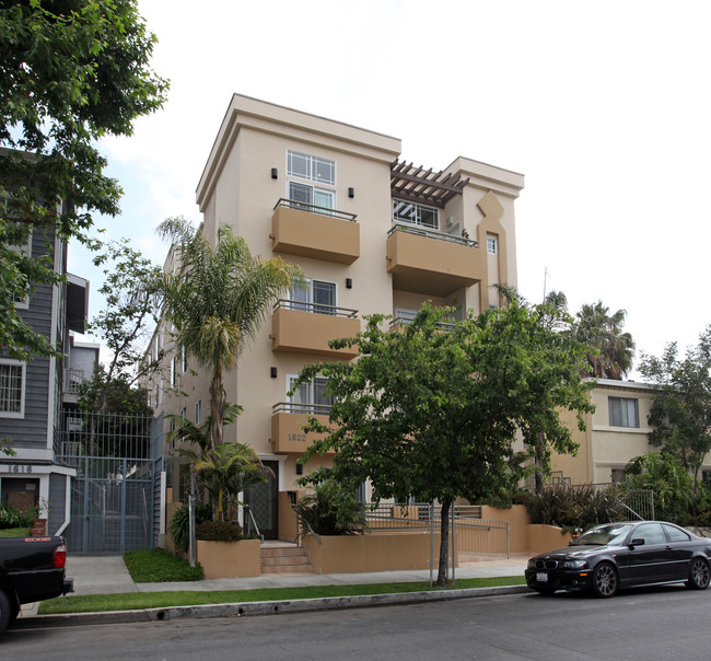 Residential Condominiums in Los Angeles, CA - Building Photo - Building Photo