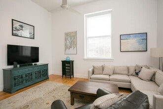 32 Carey St in Newport, RI - Building Photo - Building Photo