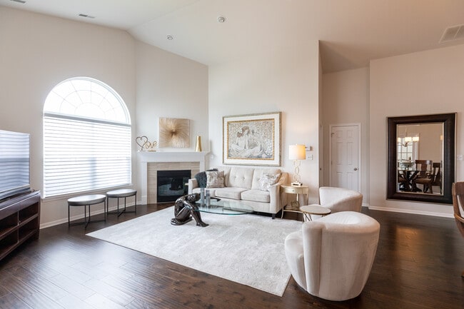 10941 Elkhart Pl in Crown Point, IN - Building Photo - Building Photo