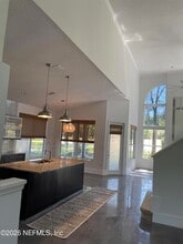 3996 Richmond Park Dr E in Jacksonville, FL - Foto de edificio - Building Photo