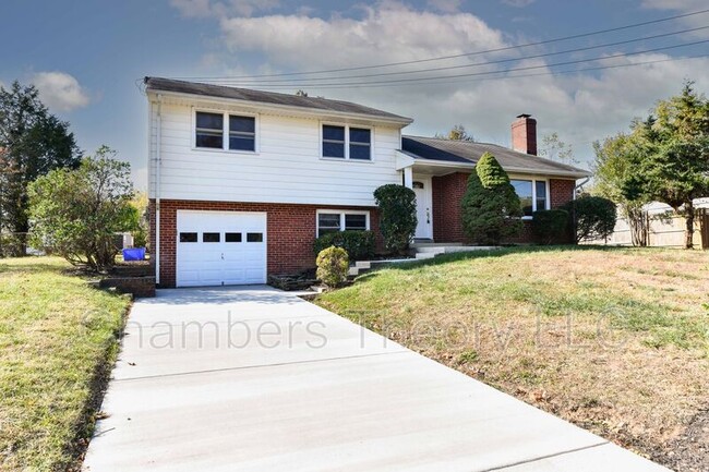 5212 Montgomery St in Springfield, VA - Building Photo - Building Photo