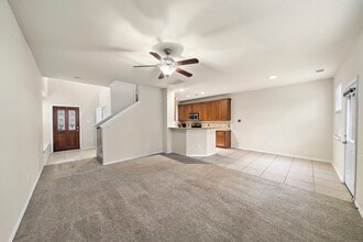 3315 Victorian Manor Ln in Houston, TX - Building Photo - Building Photo