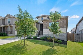 1020 Highland Vista in New Braunfels, TX - Building Photo - Building Photo