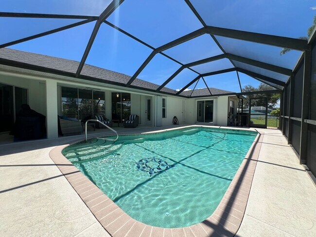 17146 Marydale Rd in Port Charlotte, FL - Building Photo - Building Photo