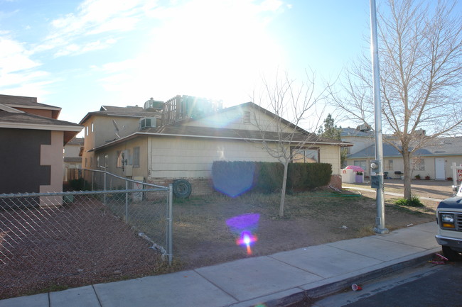 1630 Mary Jane Dr in Las Vegas, NV - Building Photo - Building Photo