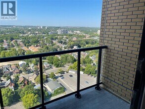 108 Garment St in Kitchener, ON - Building Photo - Building Photo