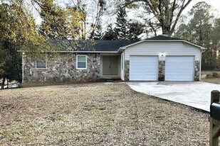 65 Wagon Wheel Dr in Rex, GA - Building Photo