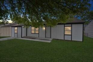 9429 Fairland Dr in Houston, TX - Building Photo