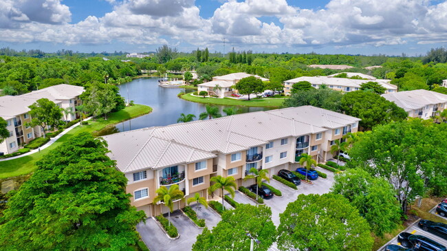 property at 600 Crestwood Ct N