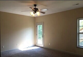 191 RoundHill Rd in Branson, MO - Foto de edificio - Building Photo