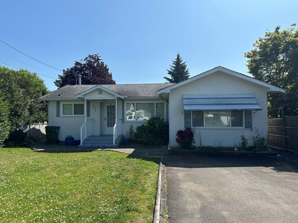 9676 Sidney St in Chilliwack, BC - Building Photo