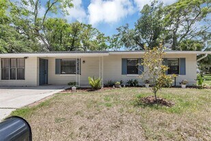 16 Eaton St in Eatonville, FL - Building Photo