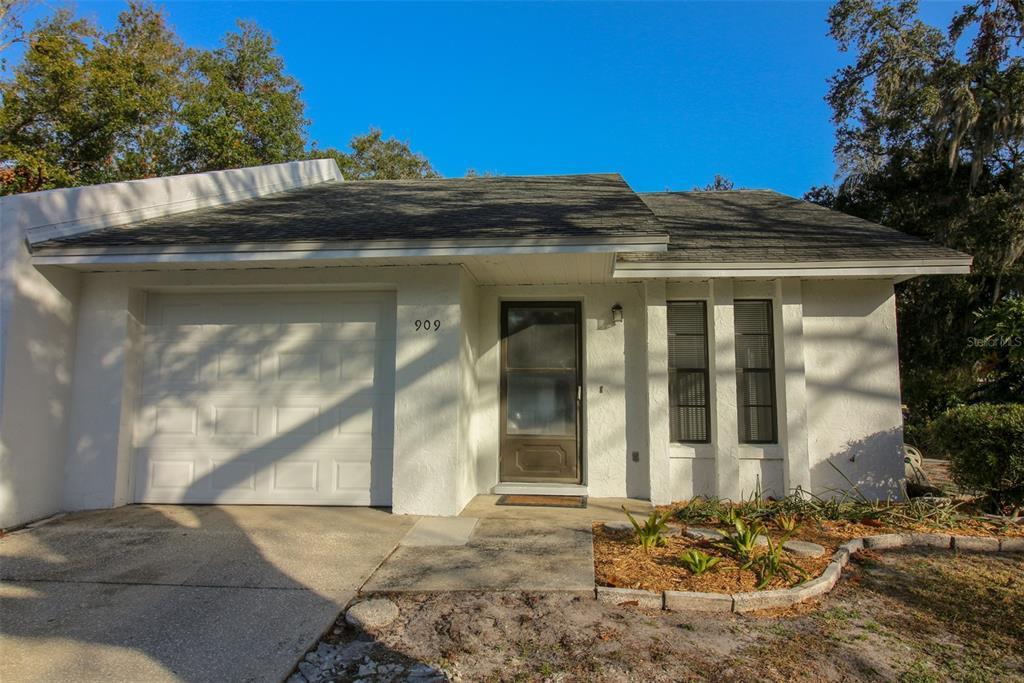 909 Winnie Ln in Lakeland, FL - Building Photo