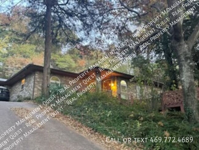 property at 1122 Jungle Dr