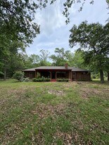 3869 Farm to Market 1249 E in Kilgore, TX - Building Photo