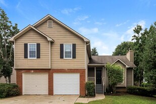5039 Mickleton Way in Powder Springs, GA - Building Photo