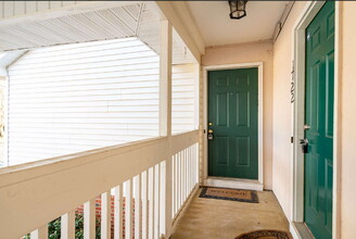 1721 Bulon Dr in Cary, NC - Foto de edificio - Building Photo