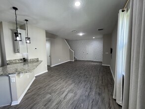 2581 Econ Landing Blvd in Orlando, FL - Building Photo - Building Photo