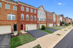 21234 Park Grove Terrace in Ashburn, VA - Building Photo