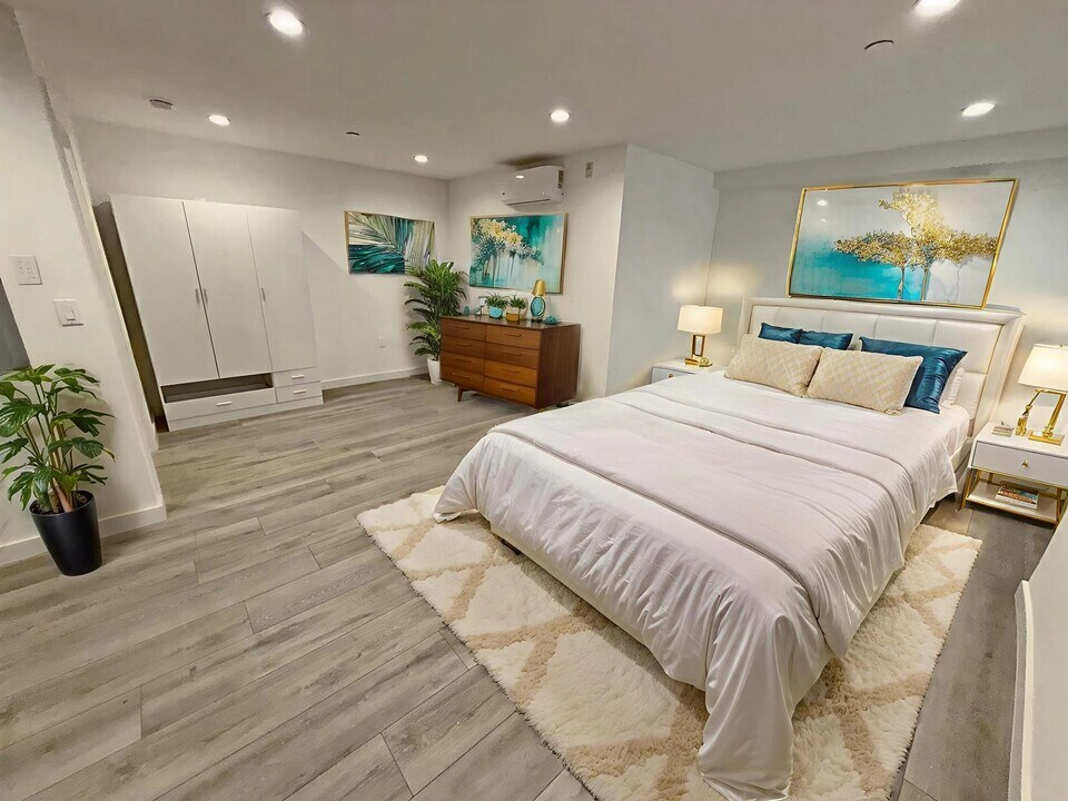 5308 Sepulveda Blvd in Los Angeles, CA - Building Photo
