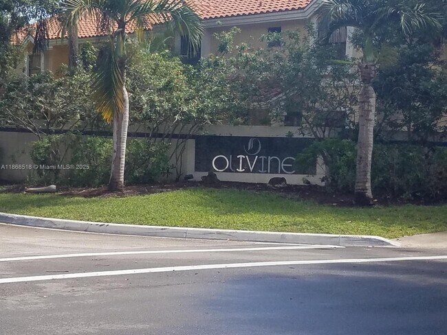 3860 Coral Tree Cir in Coconut Creek, FL - Building Photo - Building Photo