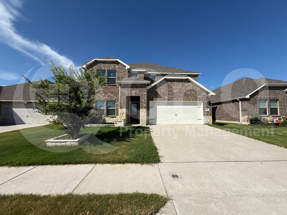 2169 Gill Star Dr in Haslet, TX - Building Photo