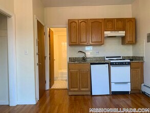 10 Wait St, Unit 301 in Boston, MA - Building Photo - Building Photo