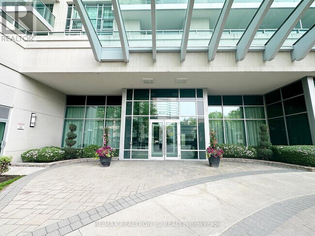 17-1917 Anndale Dr in Toronto, ON - Building Photo - Building Photo
