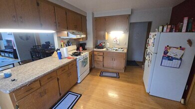1748 N 54th St, Unit 1748 upper in Milwaukee, WI - Foto de edificio - Building Photo