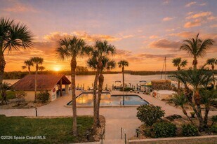 4300 N Atlantic Ave in Cocoa Beach, FL - Building Photo