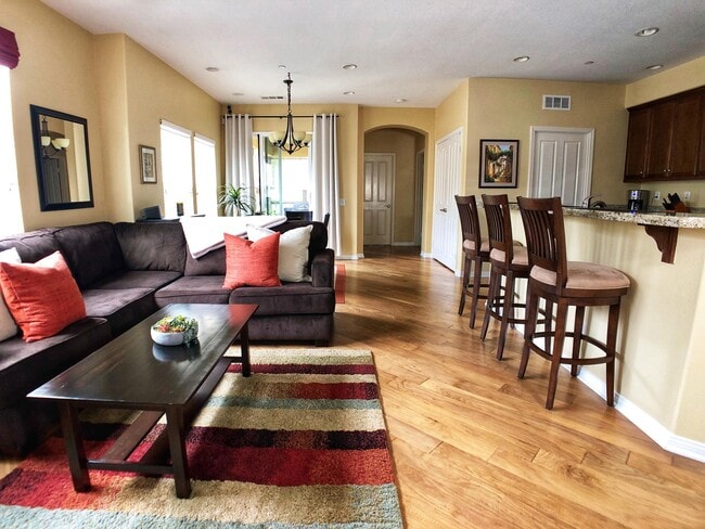 15213 Linden Way in Tustin, CA - Building Photo - Building Photo