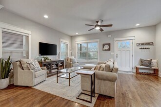 1302A Stainback Ave in Nashville, TN - Building Photo - Building Photo