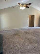 424 Larchmont Rd in Fayetteville, NC - Foto de edificio - Building Photo