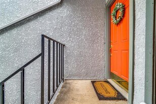 15151 Berry Trail in Dallas, TX - Building Photo