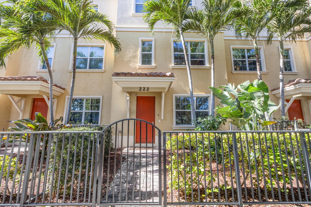 222 S Federal Hwy in Lake Worth Beach, FL - Building Photo