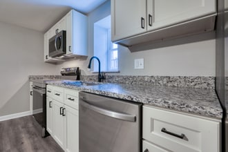 6722 Brentwood Ave in Dundalk, MD - Building Photo - Building Photo