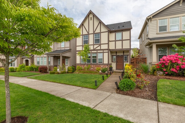 7674 NW Kaiser Rd in Portland, OR - Foto de edificio - Building Photo