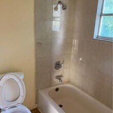 6406 Schiller St in Houston, TX - Building Photo - Building Photo