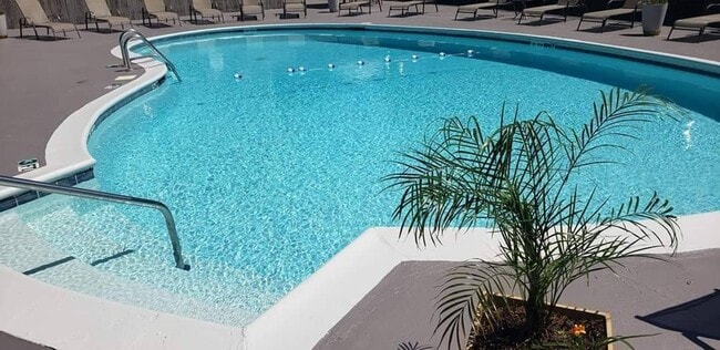 Kreekview Apartments in Vestavia Hills, AL - Foto de edificio - Building Photo