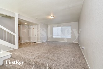 3909 Almondwood Dr in Las Vegas, NV - Foto de edificio - Building Photo