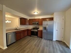 11 Blue Spire Cir in Middle River, MD - Building Photo - Building Photo