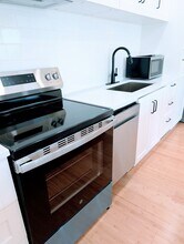 1401 N 36th St, Unit 1401 in Seattle, WA - Building Photo - Building Photo