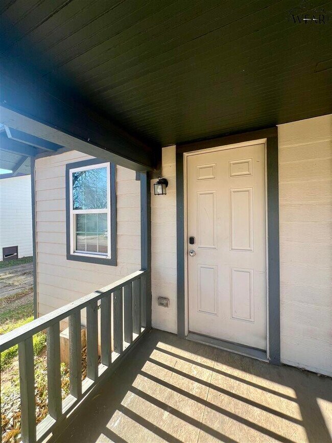 1102 Bluff St in Wichita Falls, TX - Building Photo - Building Photo