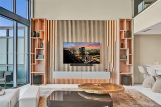 1100 Biscayne Blvd in Miami, FL - Building Photo - Building Photo