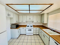 2308 Edam St in Lancaster, CA - Building Photo - Building Photo