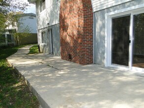 6930 Birdie Ln in St. Louis, MO - Building Photo - Building Photo