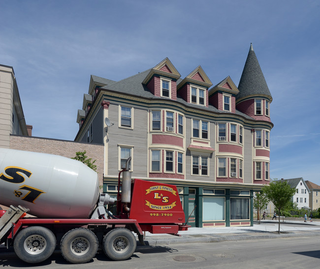 Talbot Apartments in New Bedford, MA - Building Photo - Building Photo