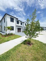 34501 SW 191st Ct in Florida City, FL - Building Photo