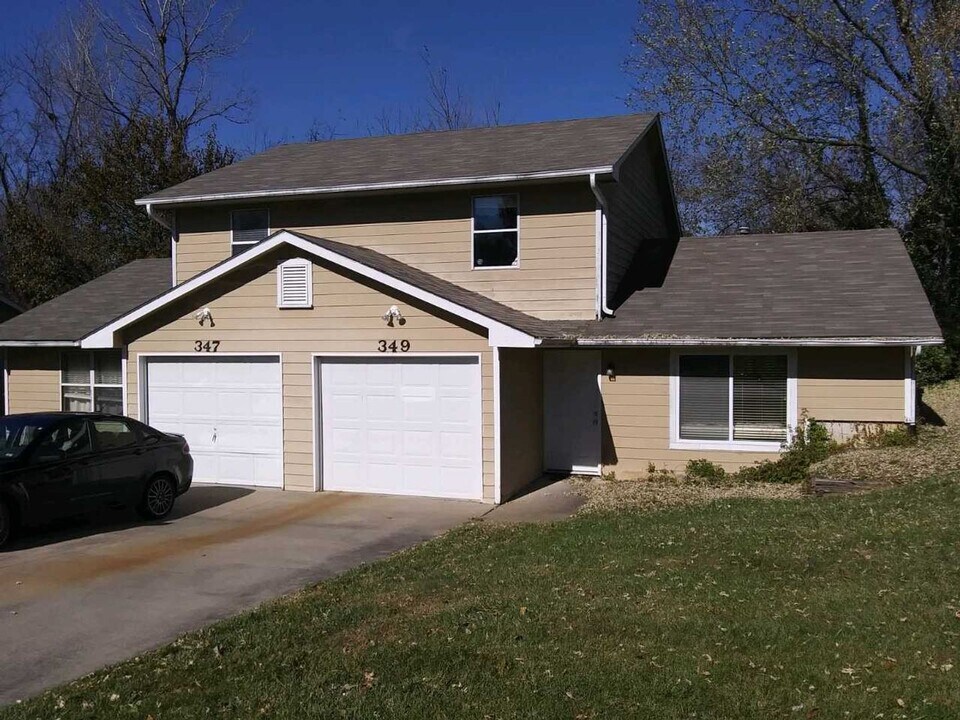 347 Catherine Dr in Columbia, MO - Building Photo