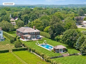 43 Ocean Rd in Bridgehampton, NY - Foto de edificio - Building Photo